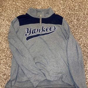Yankees sweatshirt